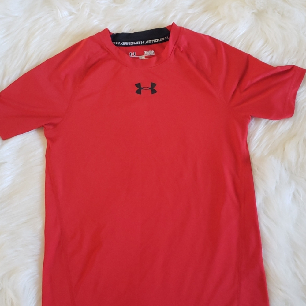 Boys under armour fitted t